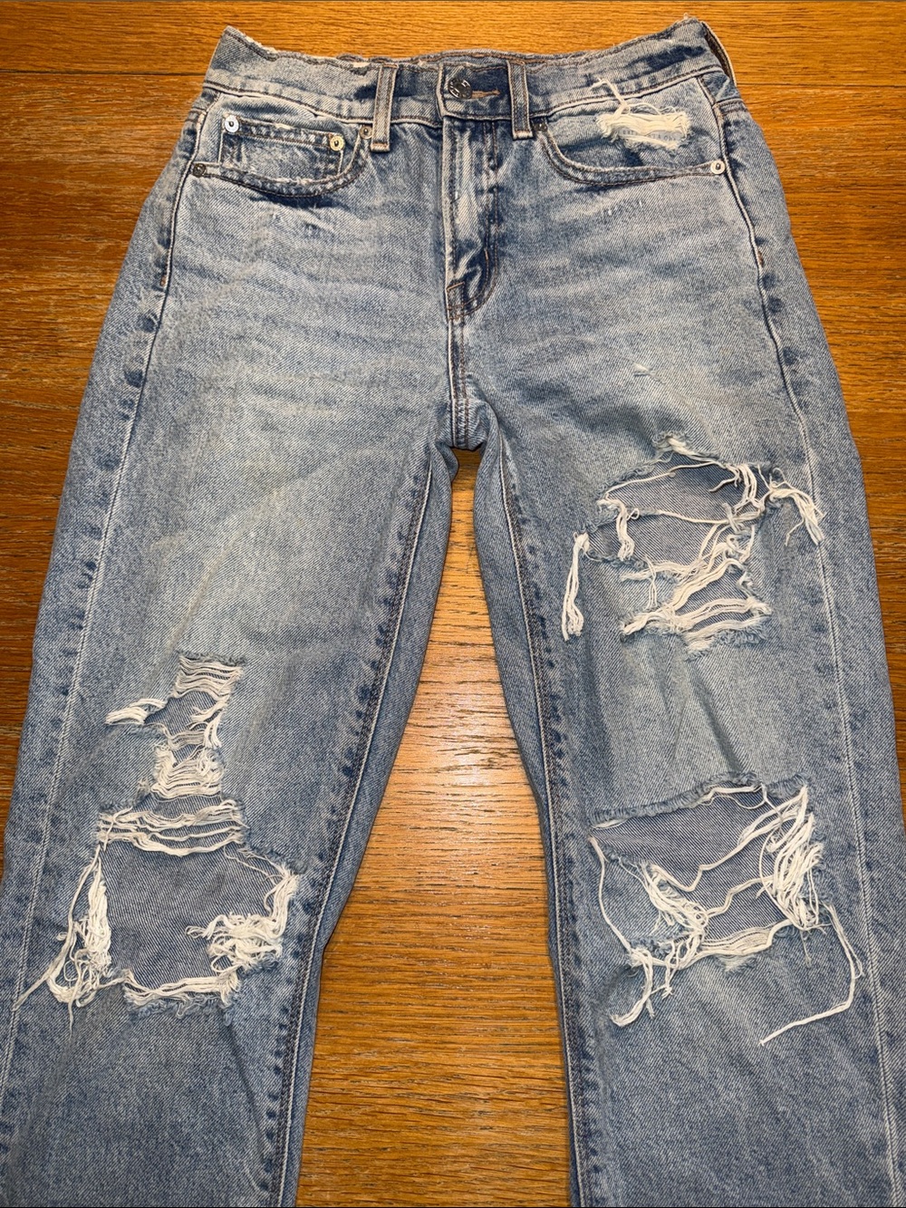 American Eagle Outfitters Light Wash Distressed Straight-Leg Jeans